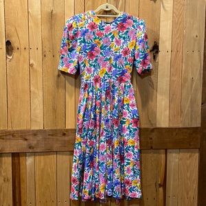 Vintage Expo Petite colorful floral dress